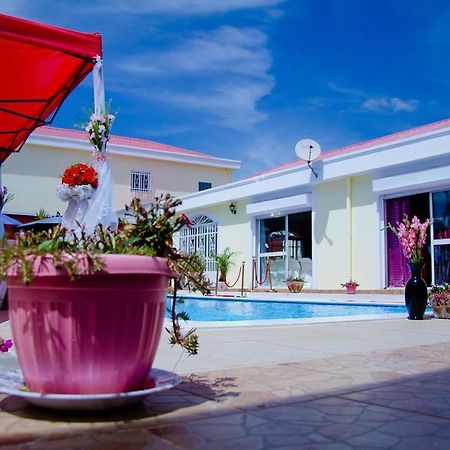 Petite Flower Guest House Talata-maty Bagian luar foto