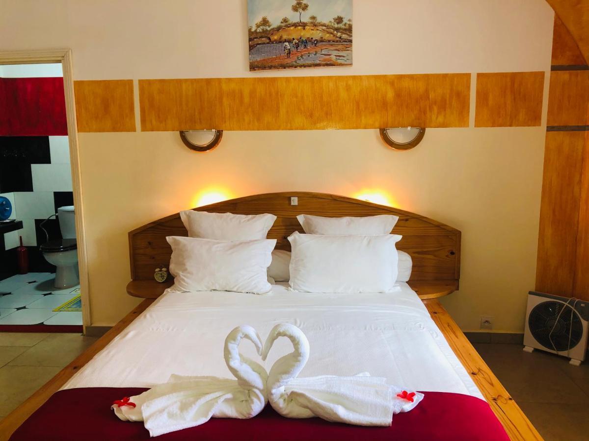 Petite Flower Guest House Talata-maty Bagian luar foto