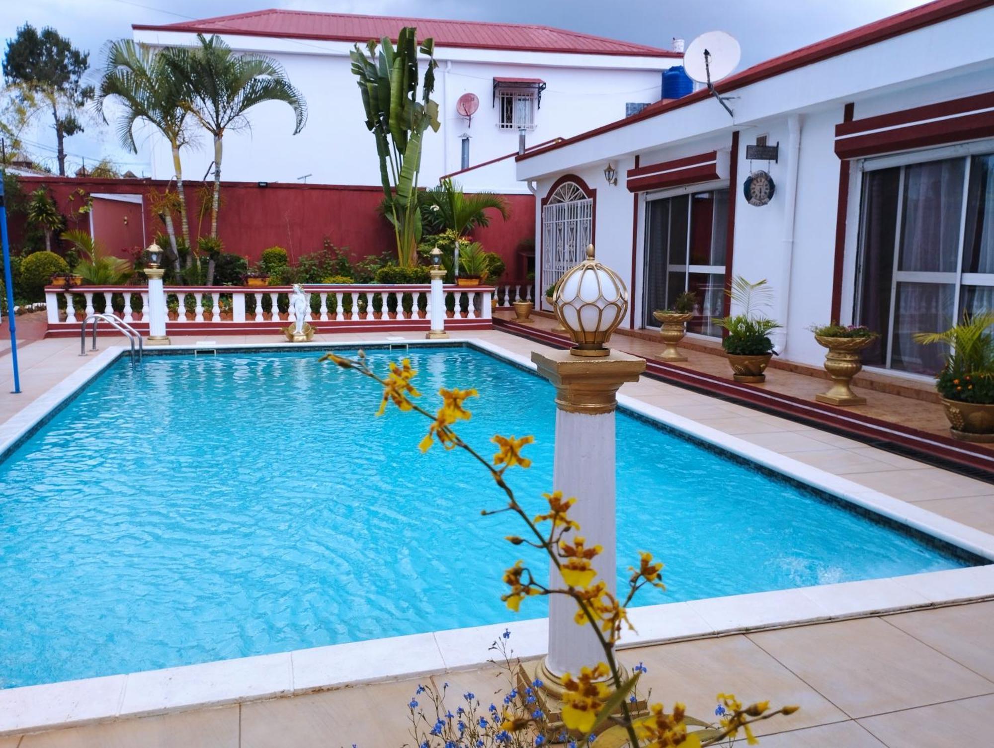 Petite Flower Guest House Talata-maty Bagian luar foto