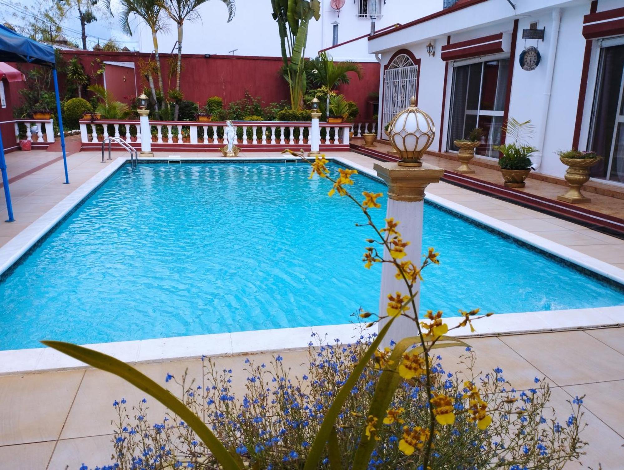 Petite Flower Guest House Talata-maty Bagian luar foto